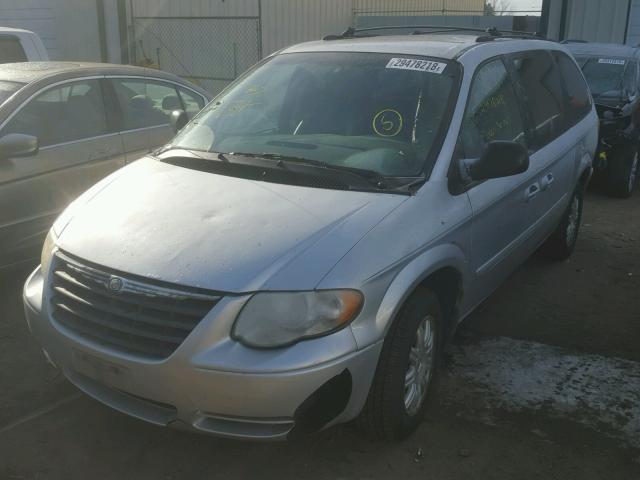 2C4GP54L95R342846 - 2005 CHRYSLER TOWN & COU GRAY photo 2