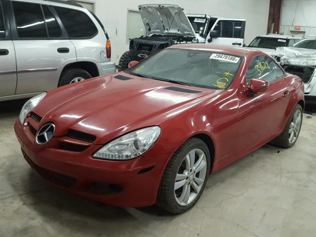 WDBWK5EA5AF227975 - 2010 MERCEDES-BENZ SLK 300 RED photo 2