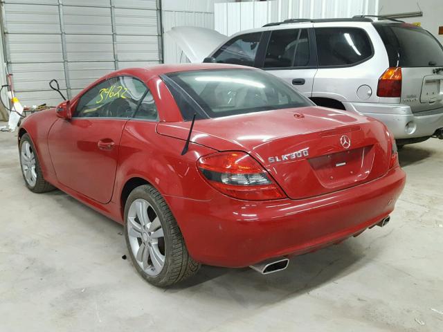 WDBWK5EA5AF227975 - 2010 MERCEDES-BENZ SLK 300 RED photo 3