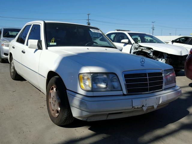 WDBEA32E3RC060863 - 1994 MERCEDES-BENZ E 320 WHITE photo 1