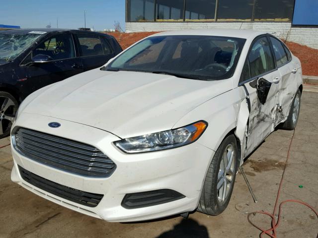 3FA6P0H71GR185313 - 2016 FORD FUSION SE WHITE photo 2