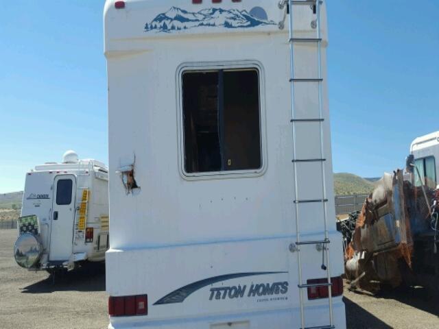 4M7330V32X1009265 - 1999 TETO 5TH WHEEL WHITE photo 9