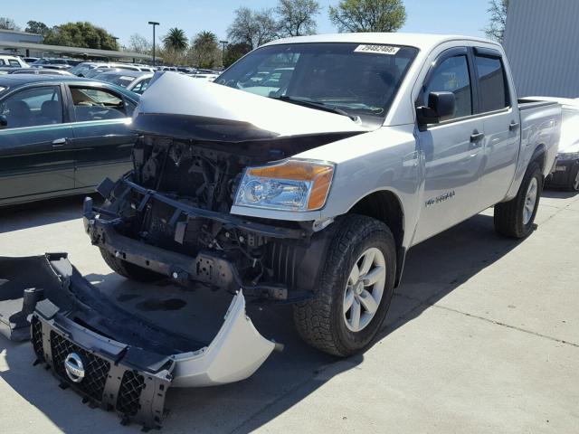 1N6AA0EJXEN502685 - 2014 NISSAN TITAN S SILVER photo 2