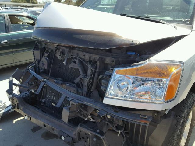 1N6AA0EJXEN502685 - 2014 NISSAN TITAN S SILVER photo 9