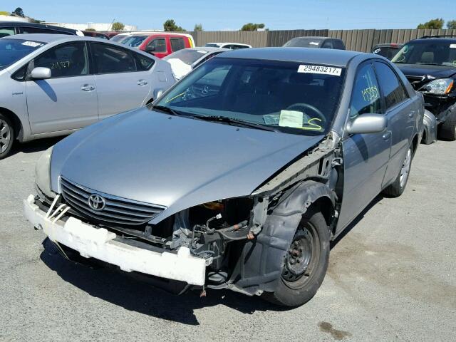 4T1BE32KX5U632512 - 2005 TOYOTA CAMRY LE SILVER photo 2