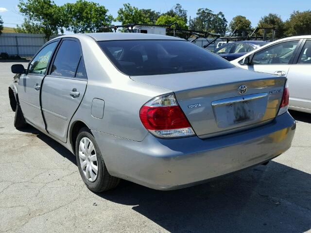 4T1BE32KX5U632512 - 2005 TOYOTA CAMRY LE SILVER photo 3