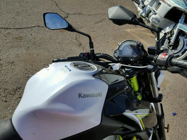 JKAEREG16HDA00965 - 2017 KAWASAKI ER650 G WHITE photo 5