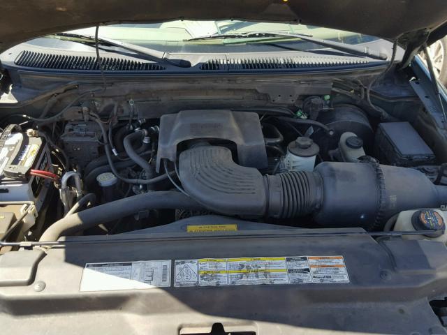 1FMRU15L5YLC22513 - 2000 FORD EXPEDITION GREEN photo 7