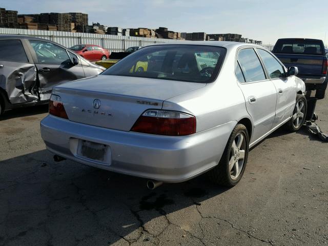 19UUA56822A039342 - 2002 ACURA 3.2TL TYPE SILVER photo 4