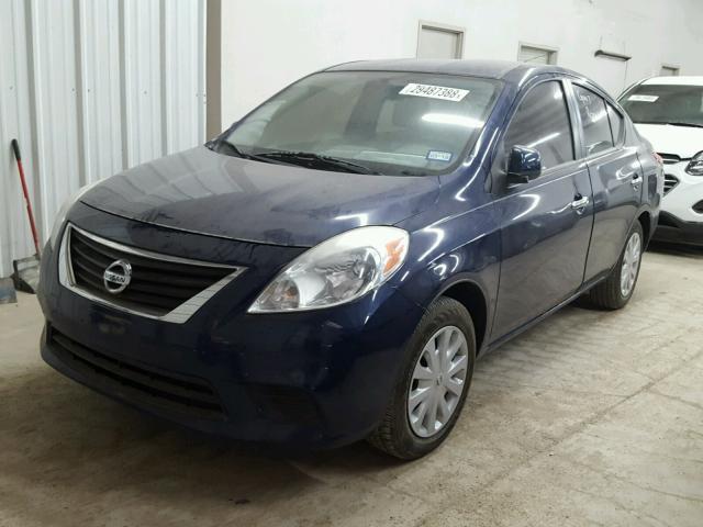 3N1CN7AP7CL801196 - 2012 NISSAN VERSA S BLUE photo 2