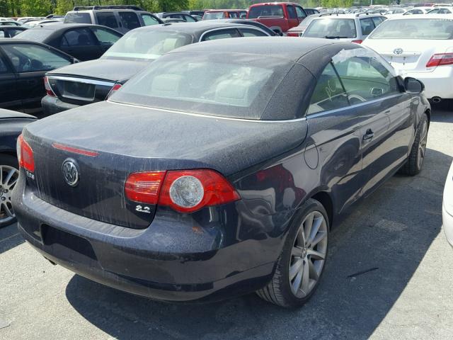 WVWDB71F87V018914 - 2007 VOLKSWAGEN EOS 3.2L S BLUE photo 4