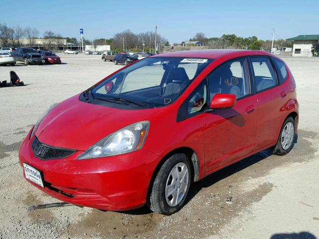 JHMGE8H3XDC017582 - 2013 HONDA FIT RED photo 2