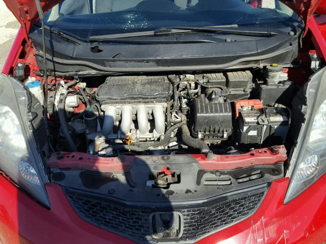 JHMGE8H3XDC017582 - 2013 HONDA FIT RED photo 7