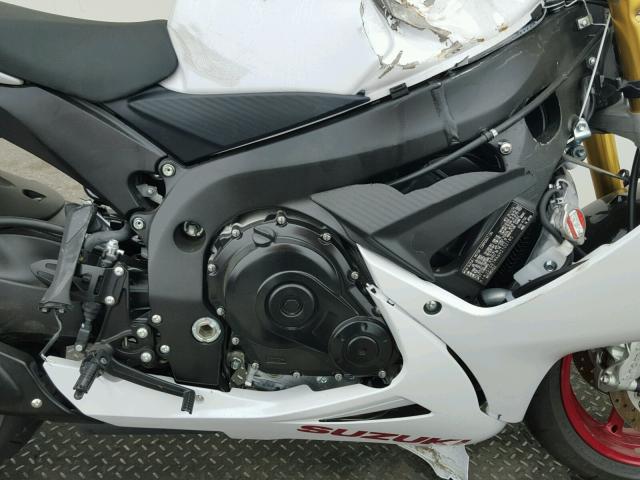 JS1GR7MA6H2102185 - 2017 SUZUKI GSX-R750 WHITE photo 7