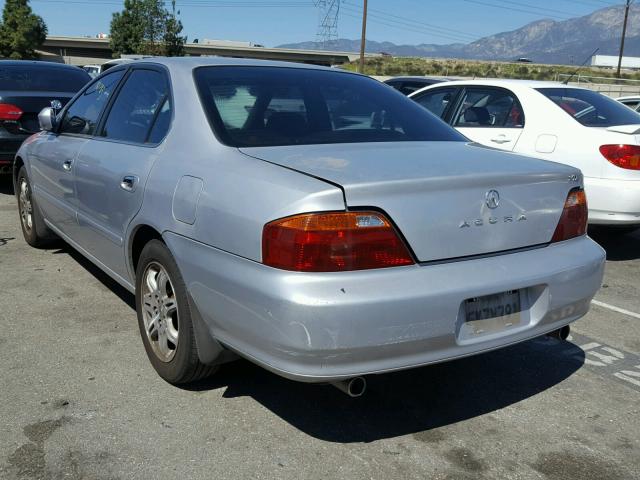 19UUA56691A025399 - 2001 ACURA 3.2TL SILVER photo 3