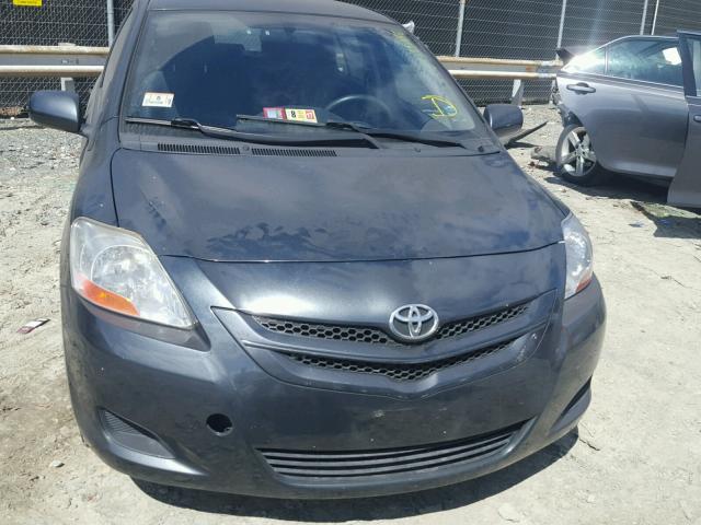 JTDBT923771090702 - 2007 TOYOTA YARIS GRAY photo 9