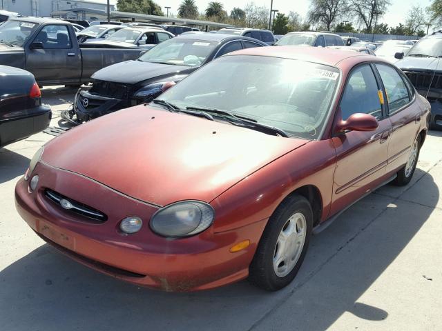 1FAFP52U3WG267660 - 1998 FORD TAURUS LX RED photo 2