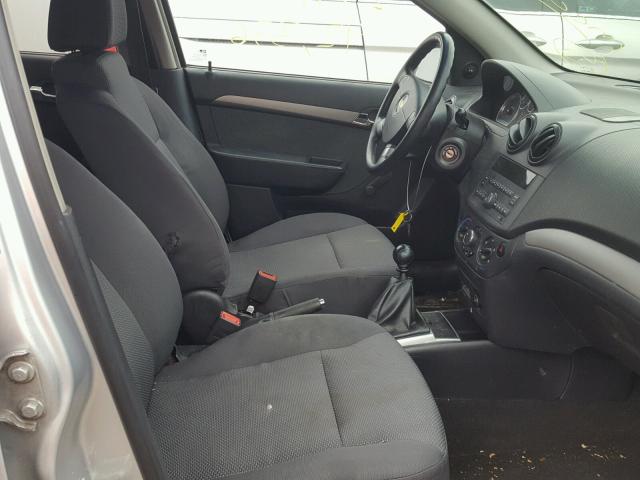 KL1TD56E89B640788 - 2009 CHEVROLET AVEO LS SILVER photo 5