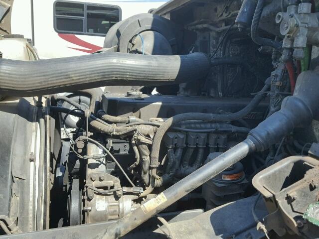 4V4MD2UF1YN238488 - 2000 VOLVO VN WHITE photo 7