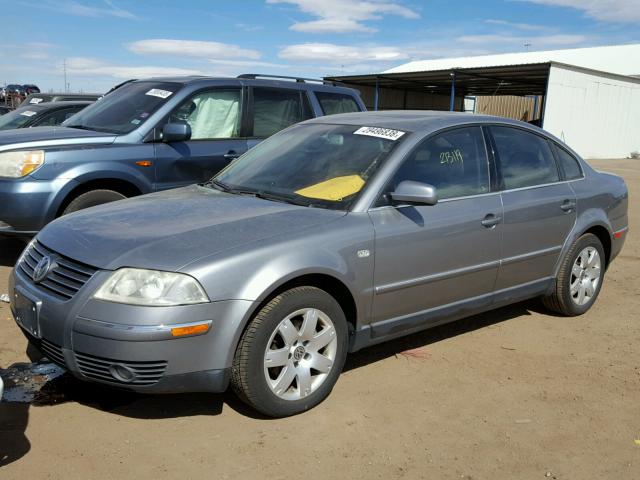 WVWTH63BX2P299447 - 2002 VOLKSWAGEN PASSAT GLX 石墨色 照片 2