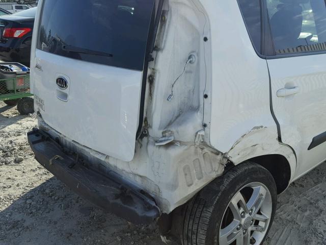 KNDJT2A21B7709943 - 2011 KIA SOUL + WHITE photo 9