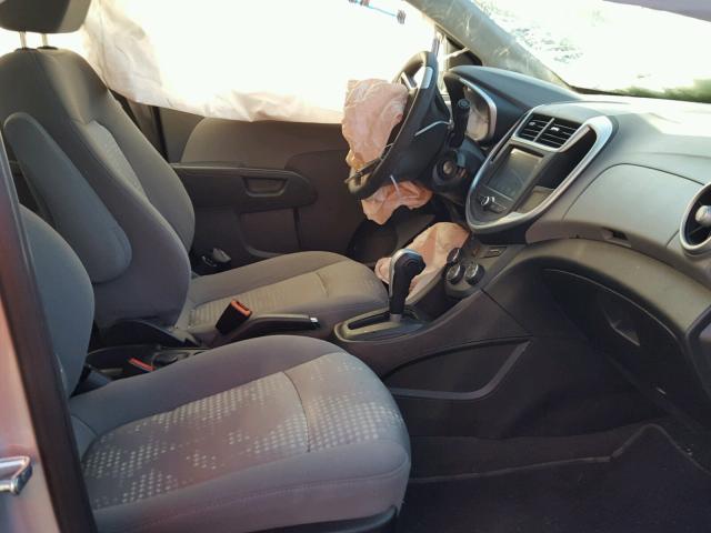 1G1JB5SG2H4149237 - 2017 CHEVROLET SONIC LS SILVER photo 5