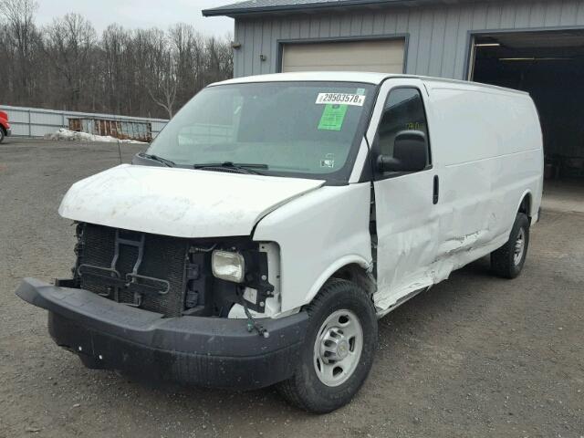 1GCWGGCAXC1186728 - 2012 CHEVROLET EXPRESS G2 WHITE photo 2