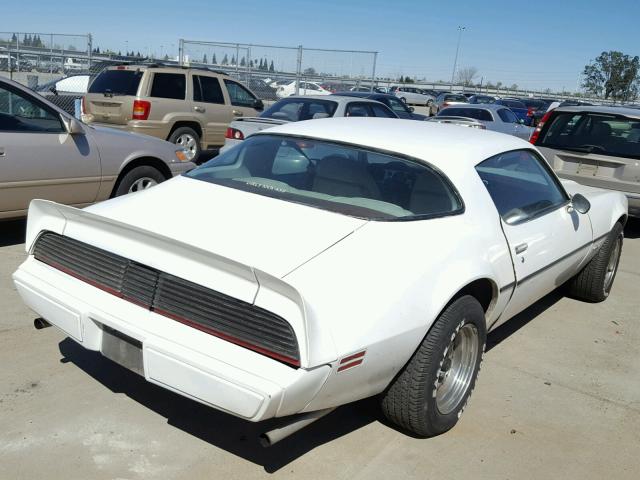 2U87K9L159786 - 1979 PONTIAC FIREBIRD WHITE photo 4