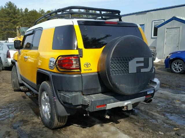 JTEBU11F070093601 - 2007 TOYOTA FJ CRUISER YELLOW photo 3