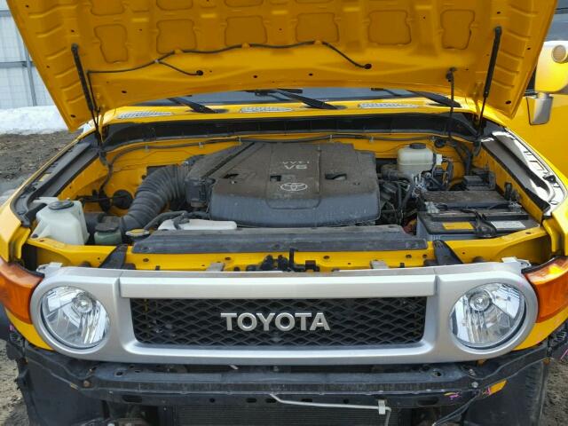 JTEBU11F070093601 - 2007 TOYOTA FJ CRUISER YELLOW photo 7