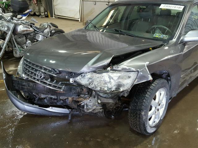 4T1BF28B43U294598 - 2003 TOYOTA AVALON XL SILVER photo 9