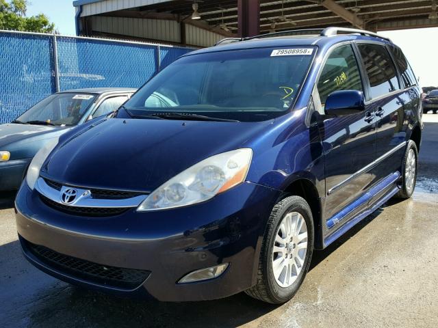 5TDZK22C57S085090 - 2007 TOYOTA SIENNA XLE BLUE photo 2