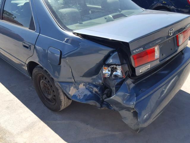 4T1BG22K31U833473 - 2001 TOYOTA CAMRY CE BLUE photo 9