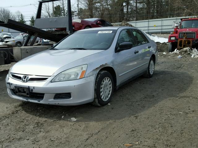 1HGCM56197A018405 - 2007 HONDA ACCORD VAL SILVER photo 2