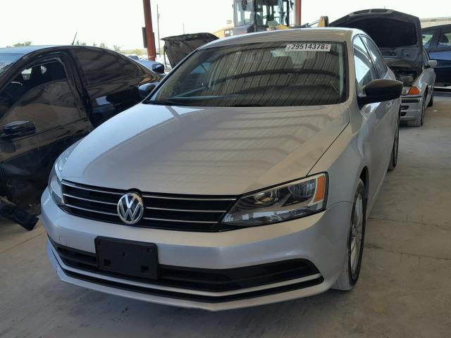 3VWD17AJ4FM335103 - 2015 VOLKSWAGEN JETTA SE SILVER photo 2