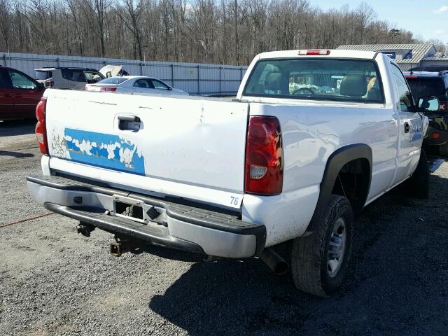 1GCHC24U43E256751 - 2003 CHEVROLET SILVERADO WHITE photo 4