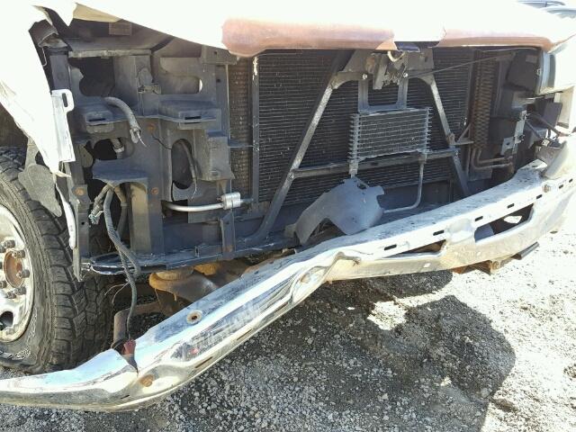 1GCHC24U43E256751 - 2003 CHEVROLET SILVERADO WHITE photo 9