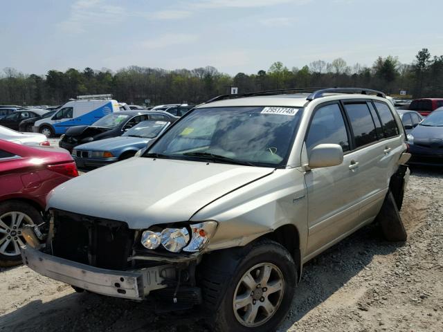 JTEGF21A330098537 - 2003 TOYOTA HIGHLANDER GOLD photo 2