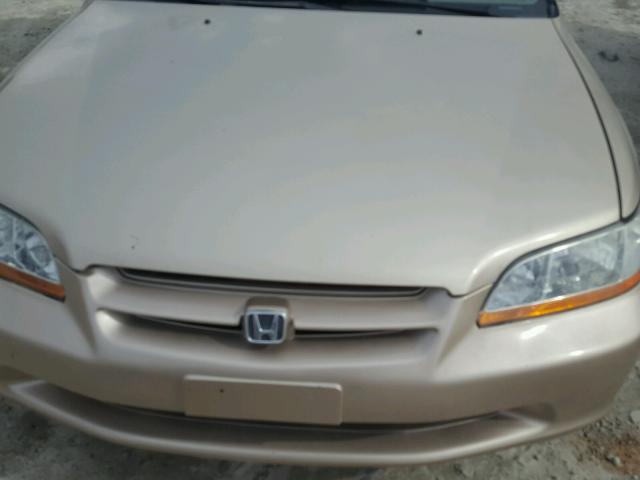 1HGCG5644YA008951 - 2000 HONDA ACCORD LX GOLD photo 7