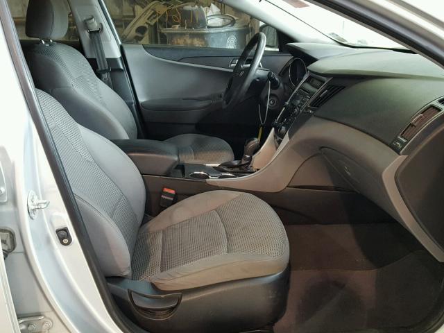 5NPEB4AC9BH043662 - 2011 HYUNDAI SONATA GLS SILVER photo 5