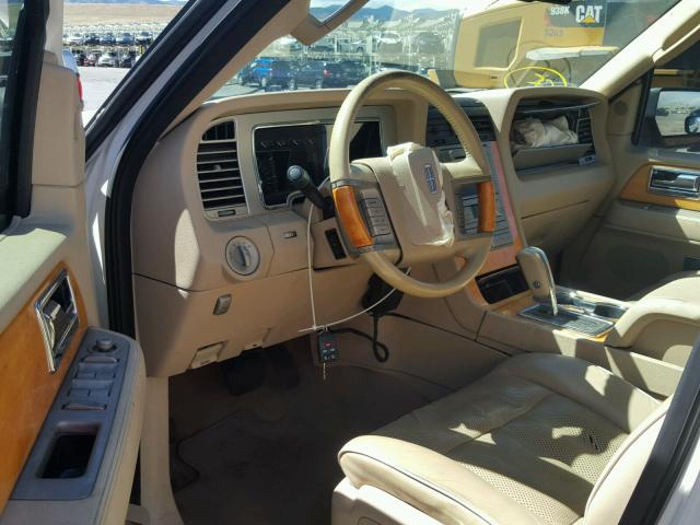 5LMFL27538LJ12938 - 2008 LINCOLN NAVIGATOR CREAM photo 9