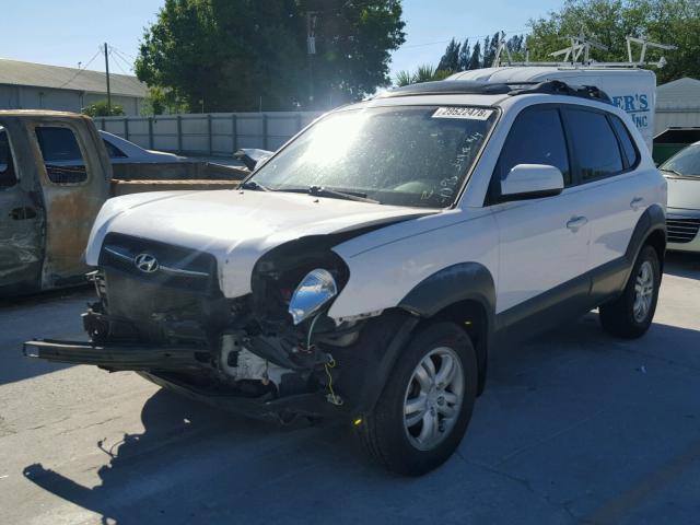 KM8JN12D28U912379 - 2008 HYUNDAI TUCSON SE WHITE photo 2