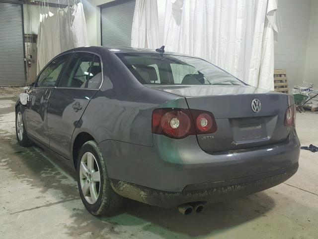 3VWRZ71K98M155853 - 2008 VOLKSWAGEN JETTA SE GRAY photo 3