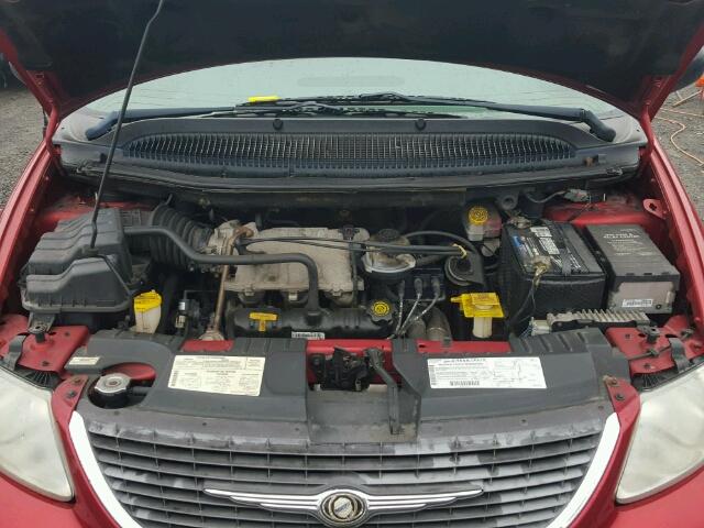 2C4GP74L11R295379 - 2001 CHRYSLER TOWN & COU RED photo 7