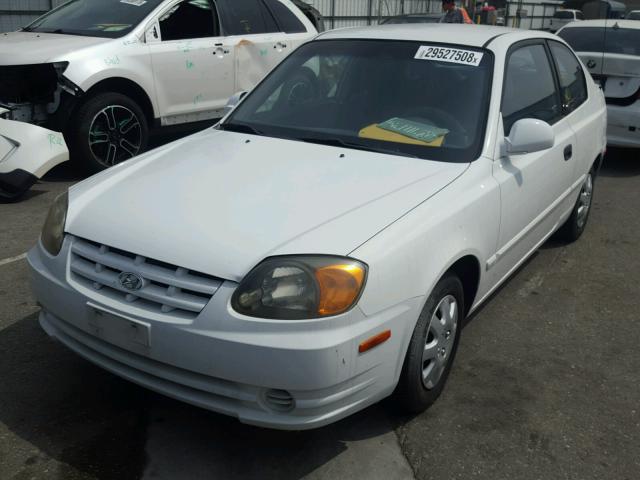 KMHCG35C74U305728 - 2004 HYUNDAI ACCENT GL WHITE photo 2