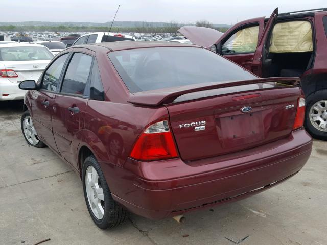 1FAHP34N66W137316 - 2006 FORD FOCUS ZX4 MAROON photo 3