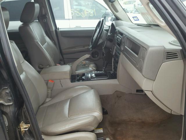 1J8HG48NX6C337474 - 2006 JEEP COMMANDER BLACK photo 5