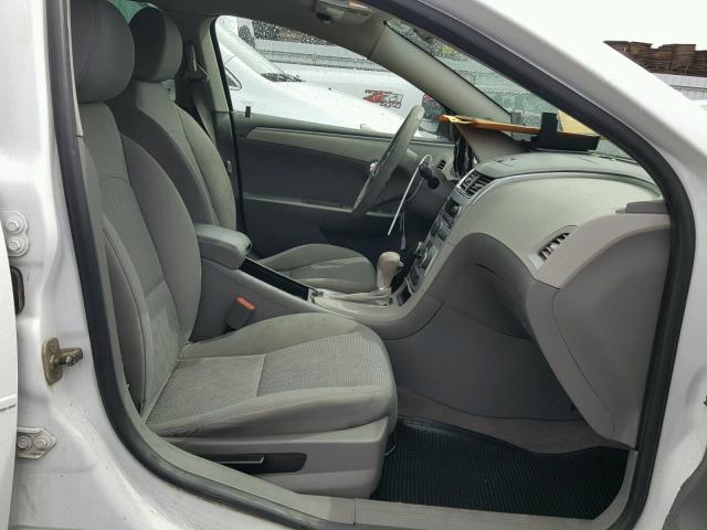 1G1ZA5E10BF353141 - 2011 CHEVROLET MALIBU LS თეთრი ფოტო 5