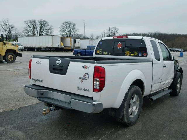 1N6AD06W68C412161 - 2008 NISSAN FRONTIER K WHITE photo 4