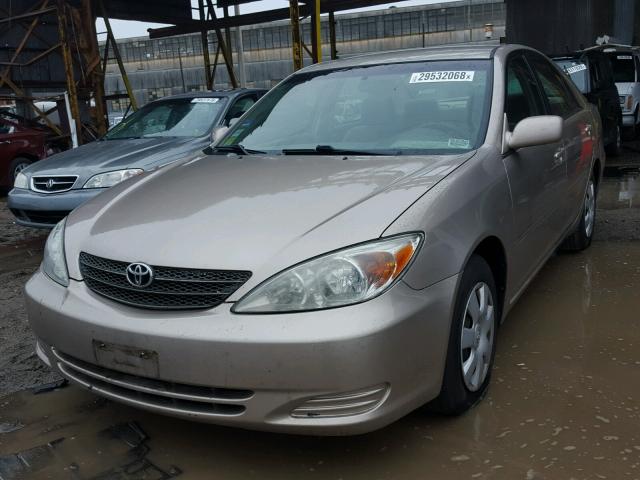 4T1BE32KX4U295676 - 2004 TOYOTA CAMRY LE BEIGE photo 2